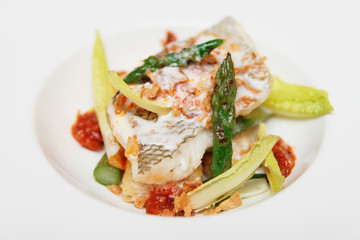 Grilled fish with asparagus