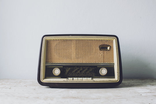 Vintage Radio Images – Browse 161,917 Stock Photos, Vectors, and Video
