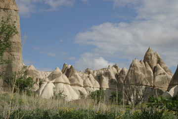 Fototapeta premium Capadocia, region de Anatolia Central, en Turquía, que abarca partes de las provincias de Kayseri, Aksaray, Niğde y Nevşehir