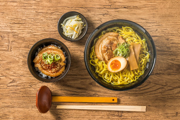 典型的なラーメン　Ramen set of typical Japanese style
