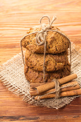 oatmeal cookies with cinnamon