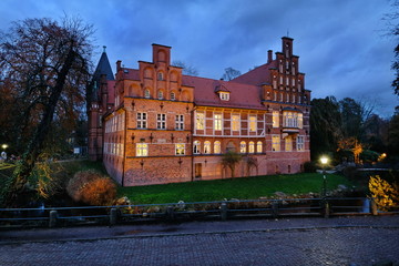 Hamburg Bergedorf, Bergedorfer Schloss, blaue Stunde, Abenddämmerung