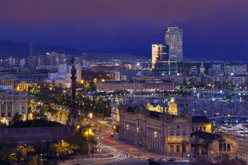 Fototapeta premium Port Vell at dusk, Barcelona, Spain