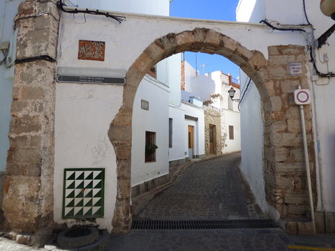 Sagunto.Ciudad de la Comunidad Valenciana, España. Es la capital de la comarca del Campo de Murviedro, situada al norte de la provincia de Valencia