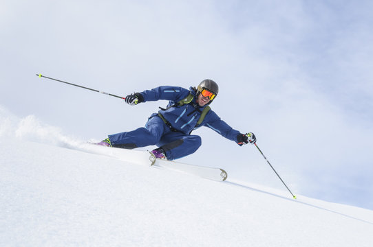 sportlich Skifahren 