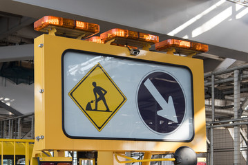 道路工事標識、指定方向外進行禁止標識