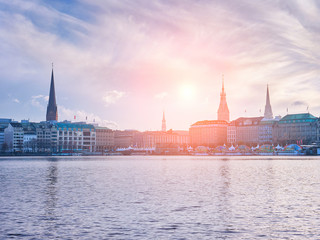 Obraz premium Alster Lake and Hamburg city