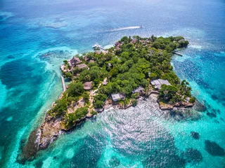 Photo sur Plexiglas Île Vue aérienne de l& 39 Isla del Pirata aux îles Rosario (Islas del Rosario) au large de Cartagena de Indias, Colombie.