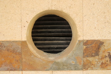 Circle ventilation in wall