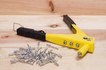 hand rivet gun