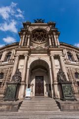 Fototapeta na wymiar Semper Opera House in Dresden