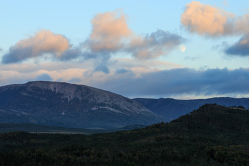 Obraz na płótnie Canvas Gros Morne Mountian at sunset