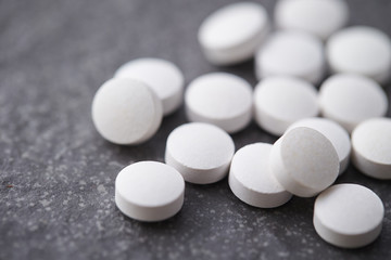 White pill tablets 