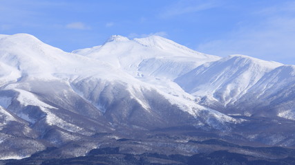 冬晴れの鳥海山（16：9）　Winter sunny Mt.Chokai / Yuzamachi, Yamagata, Japan	