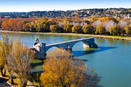 Automne sur Avignon et le pont Saint-Bénézet