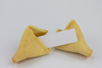 Glückskeks geöffnet mit beschreibbarem Zettel