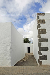 biała uliczka w Teguise, Lanzarote, Wyspy Kanaryjskie