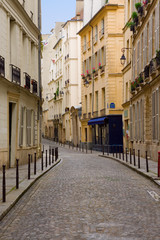 Fototapeta na wymiar Europe Deserted Street in Paris