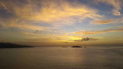 Fototapeta premium Into the sunrise