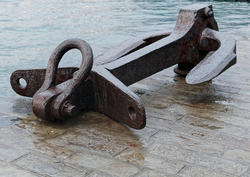 detail of big rusty anchor