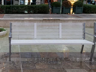 Handdoek met foto Stad aan het water detail van moderne architectuur in de stad la spezia  © manola72