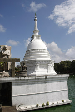 Buddhistische Tempel und Buddha in Sri Lanka