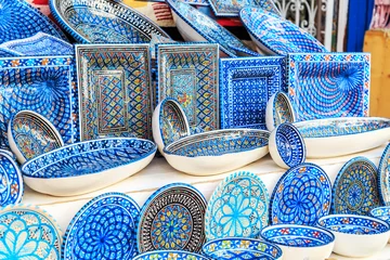 Fototapeten Tunesien Souvenir earthenware in tunisian market.  © lizavetta