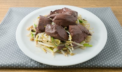 Stir Fried Bean Sprout with Congealed Pork Blood