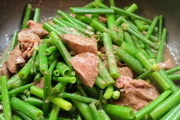 Delicious Stir Fried Garlic Chives with Chicken Livers