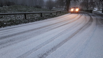Macchina sulla neve