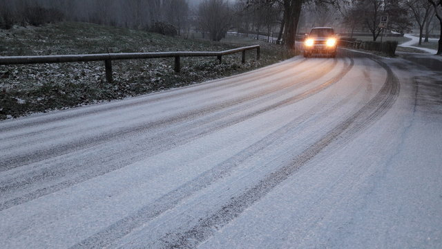 Macchina sulla neve