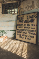 Alcatraz Schild Warnung