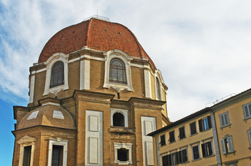 Fototapeta na wymiar Firenze, la chiesa di San Lorenzo