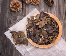 dried forest mushrooms