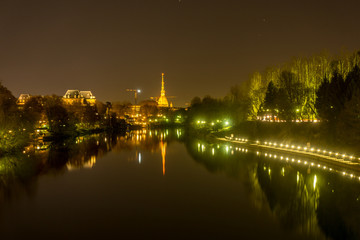Obraz premium Panorama of turin with mole antonelliana at night