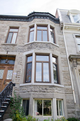 Façade, Canada
