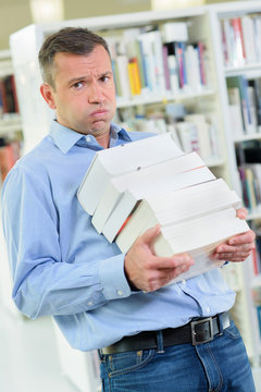 having difficulty carrying the books