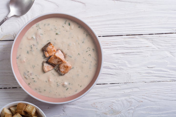 Cream soup with salmon