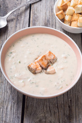 Cream soup with salmon