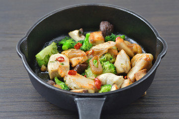 鶏肉のアヒージョ