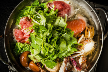 パクチー鍋　Vietnamese seafood coriander  hot pot