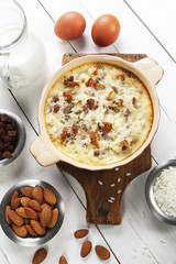 Rice pudding with raisins