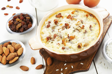 Rice pudding with raisins