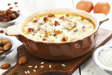 Rice pudding with raisins