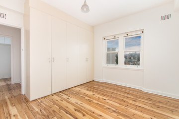 Empty spacious room