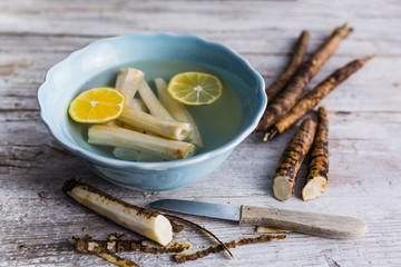 Scorzonera, peeled roots prepared for cooking. 