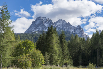 Italien, Dolomiten, Hochpustertal, Naturpark Drei Zinnen, die Sextener Rotwand und der Elferkofel.