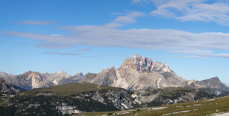 Italien, Dolomiten, Hochpustertal, Naturpark Drei Zinnen (Parco Naturale Tre Cime), rechts die Hohe Gaisl ein 3146 m, von der Auronzo Hütte aus gesehen.