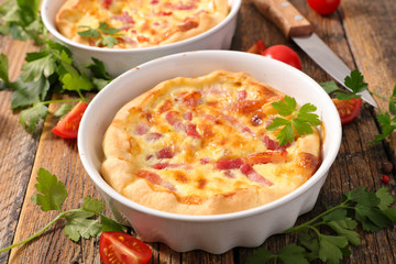 quiche with egg and bacon