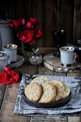 Cookies with seeds, decorated with roses